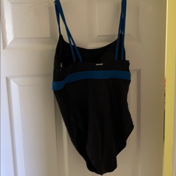 Swimsuit - Picture 2 of 4